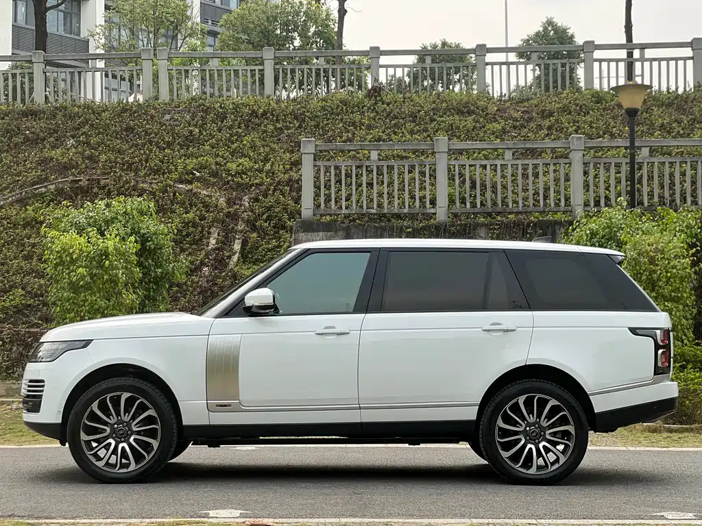 Range Rover 2022 3.0 L6 400PS Honor Creation Extended Edition купить на сайте DeffCars