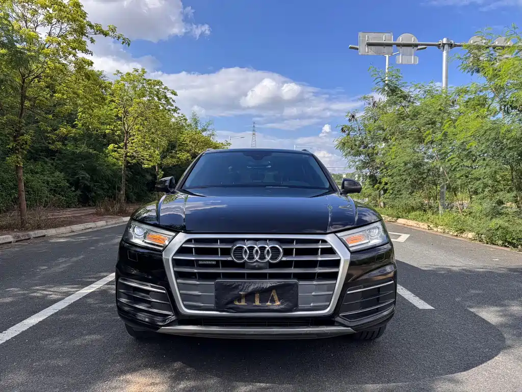Audi Q5L 2018 40 TFSI enjoys fashionable style, National VI купить на сайте DeffCars