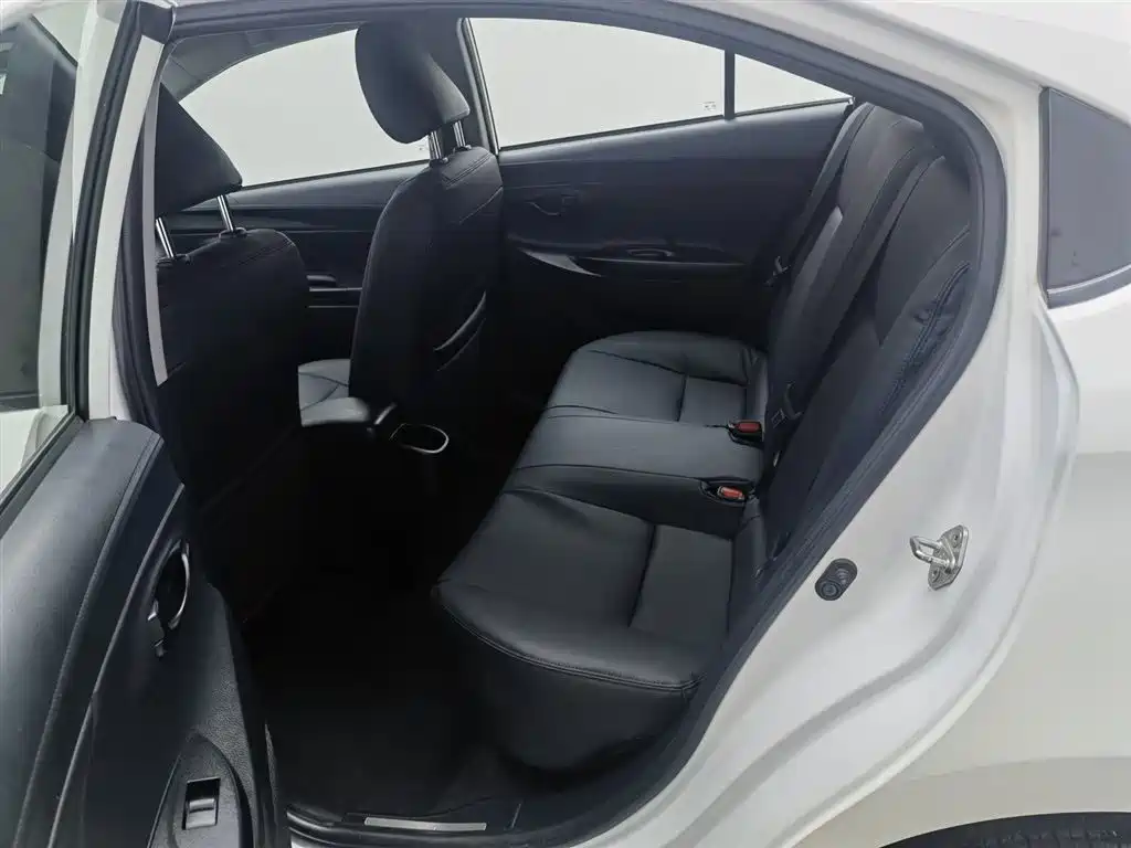 YARiS L 2017 1.5E CVT Charming Edition купить на сайте DeffCars