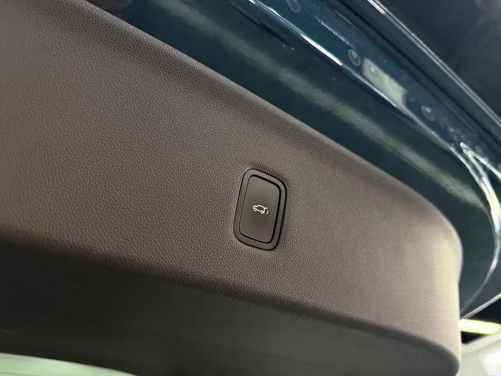 Wenjie M9 2024 extended range Ultra version 42kWh 6-seater version купить на сайте DeffCars