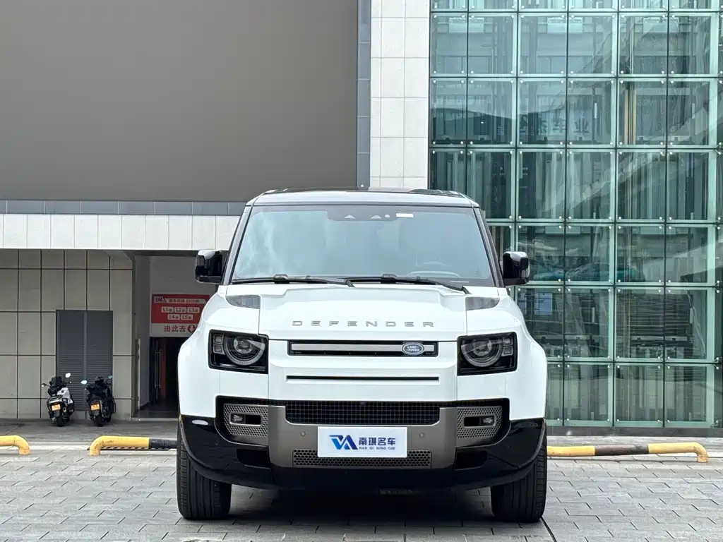 Land Rover Defender 2025 90 3.0T P400 X-Dynamic HSE купить на сайте DeffCars