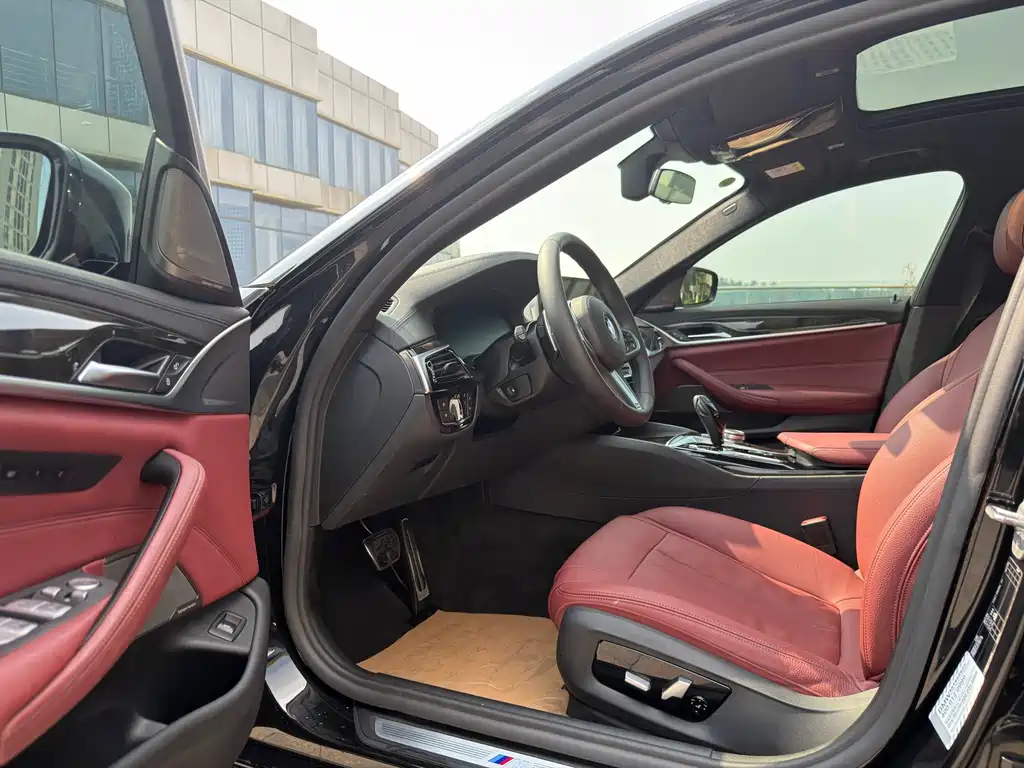 BMW 5 Series 2019 530Li Exclusive M Sports Package купить на сайте DeffCars