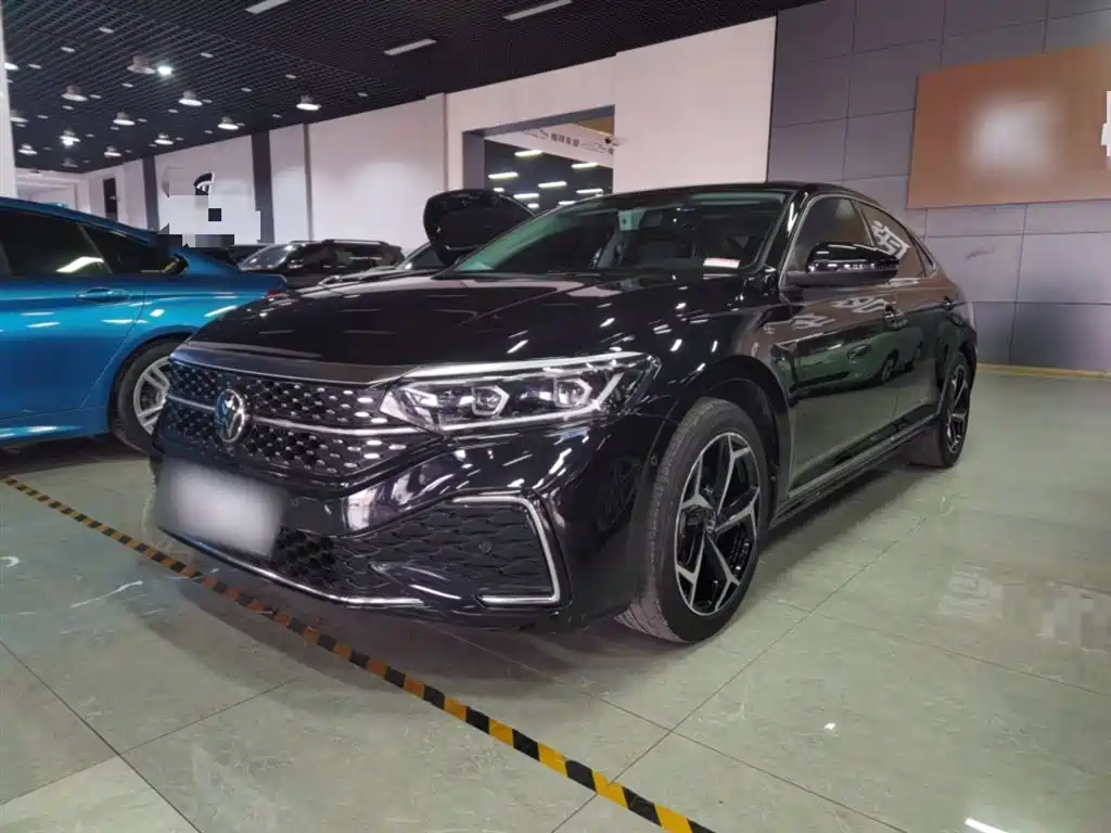 Passat 2023 330TSI Starry Sky Deluxe Edition купить на сайте DeffCars