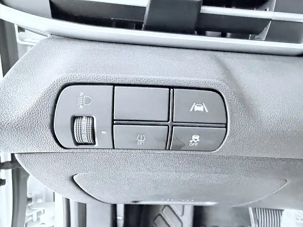 Elantra 2022 1.5L CVT LUX Premium Edition купить на сайте DeffCars