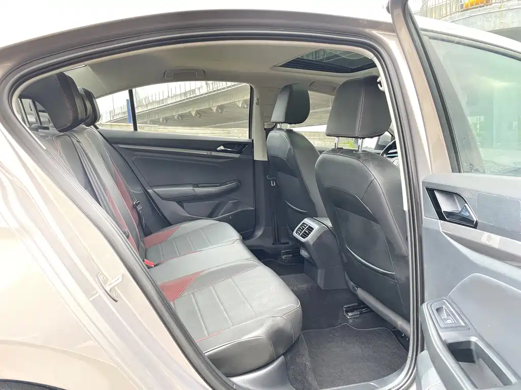 Bora 2020 1.5L automatic elite model купить на сайте DeffCars
