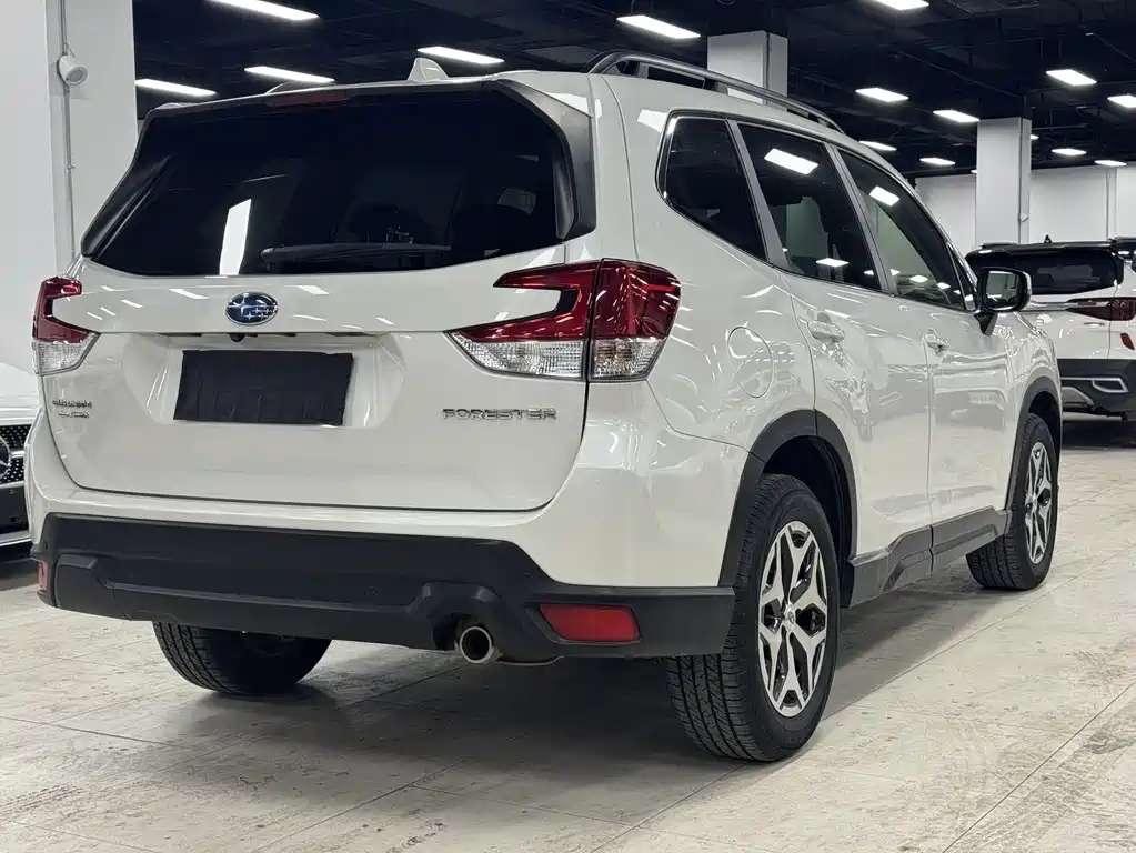 Forester 2022 2.0i AWD Deluxe Edition купить на сайте DeffCars