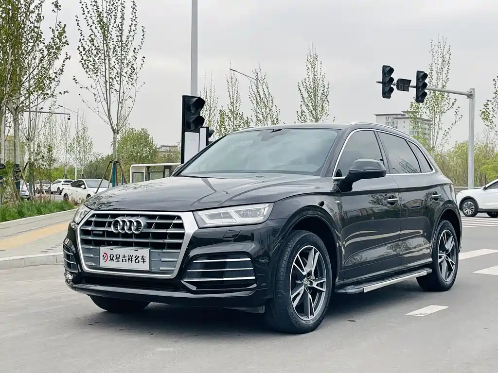 Audi Q5L 2018 40 TFSI enjoys fashionable style, National VI купить на сайте DeffCars