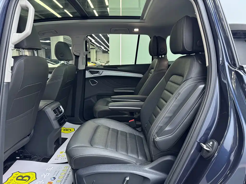 Lanjing 2021 330TSI two-wheel drive luxury version купить на сайте DeffCars