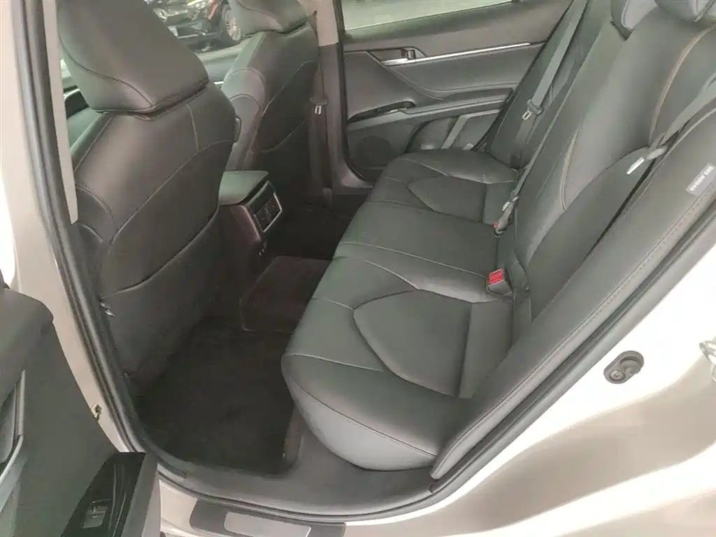 Camry 2021 2.5G Deluxe Edition купить на сайте DeffCars