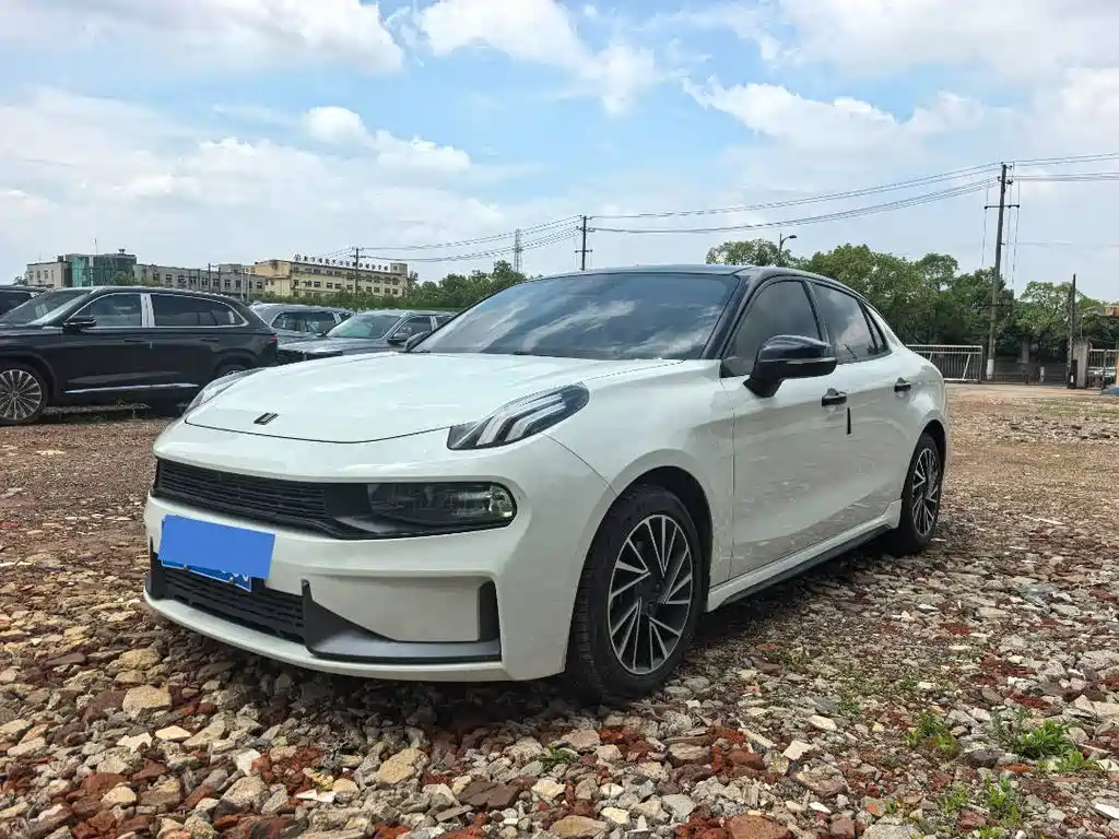 Lynk & Co 03 2021 2.0TD Automatic Plus купить на сайте DeffCars