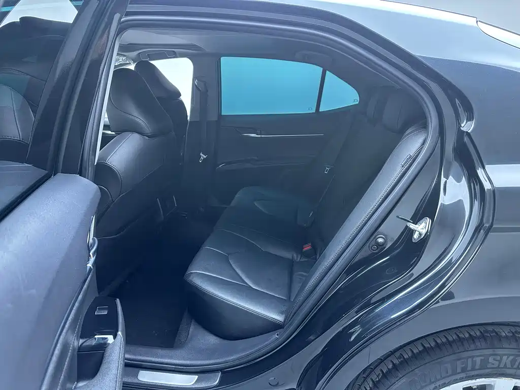 Camry 2021 2.0G Deluxe Edition купить на сайте DeffCars