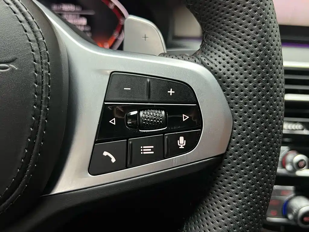 BMW 5 Series 2021 530Li Leading M Sports Package купить на сайте DeffCars