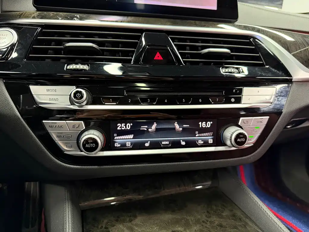 BMW 5 Series 2019 530Li Leading M Sports Package купить на сайте DeffCars