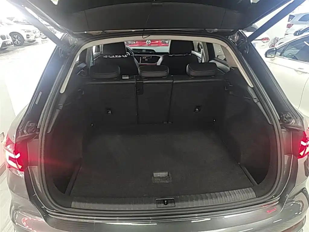 Audi Q3 2021 35 TFSI aggressive and dynamic купить на сайте DeffCars