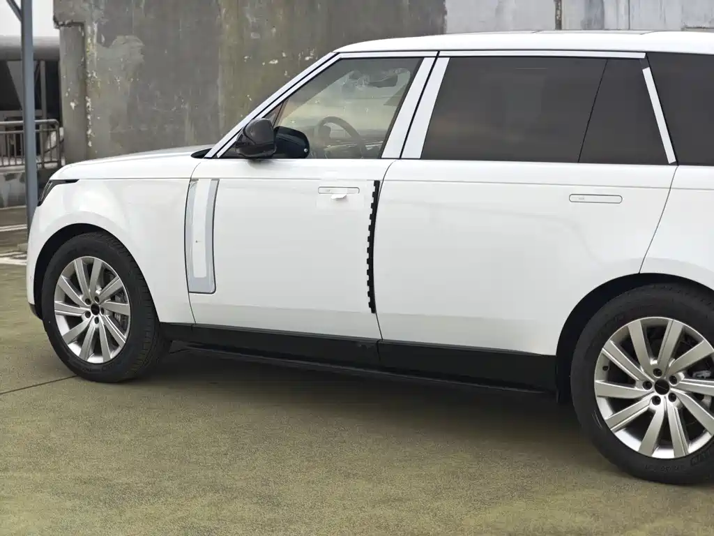 Range Rover 2026 3.0 L6 400PS SE long axis version купить на сайте DeffCars