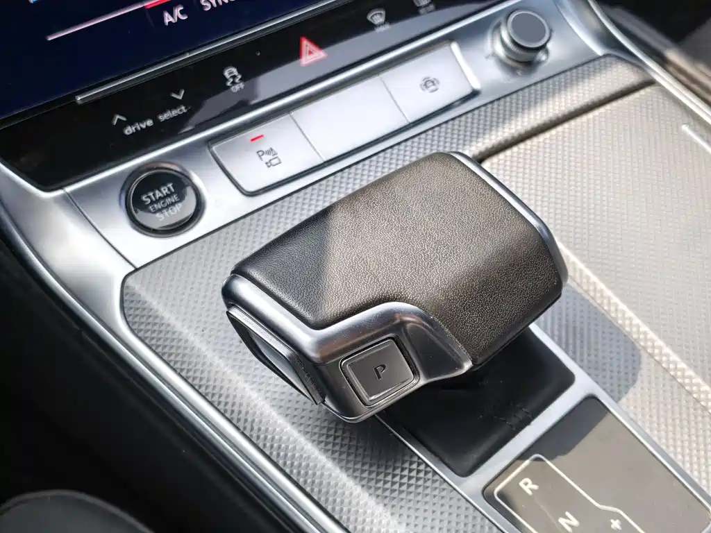 Audi A6L 2024 40 TFSI luxury and dynamic model купить на сайте DeffCars
