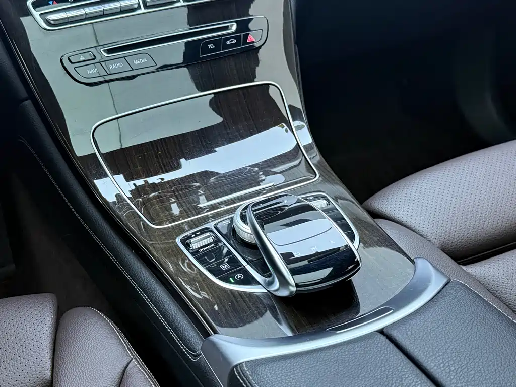 Mercedes-Benz GLC 2018 facelift GLC 260 4MATIC luxury model купить на сайте DeffCars