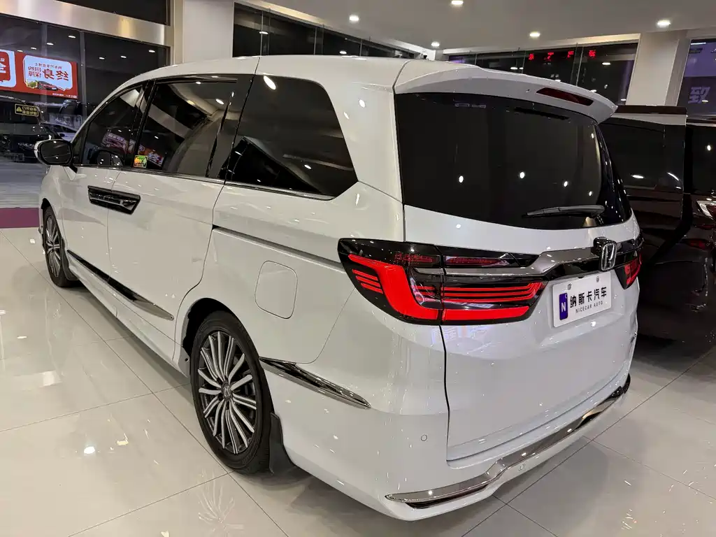 Alison 2024 2.0L e:HEV Deluxe Edition купить на сайте DeffCars