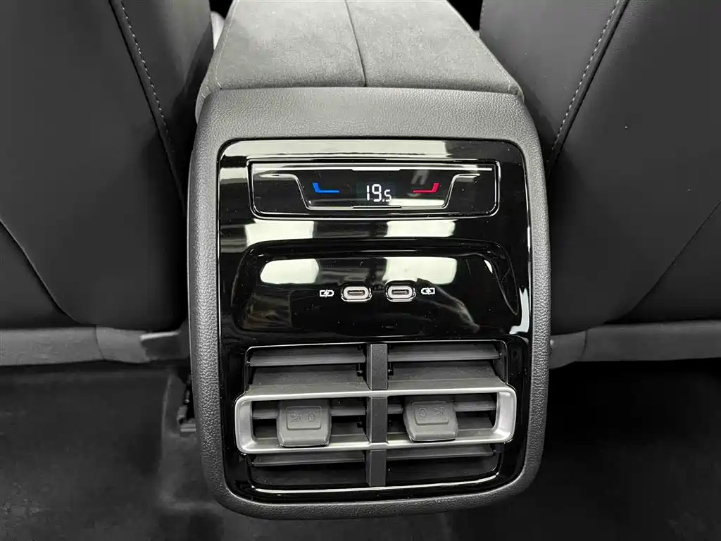Tiguan L 2024 PRO 380TSI four-wheel drive R-Line Zhizun Edition купить на сайте DeffCars