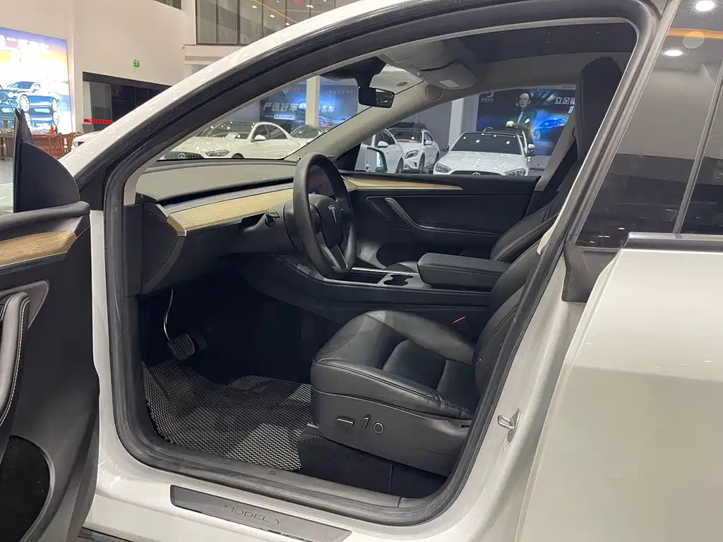 Model Y 2022款 改款 后轮驱动版 купить на сайте DeffCars