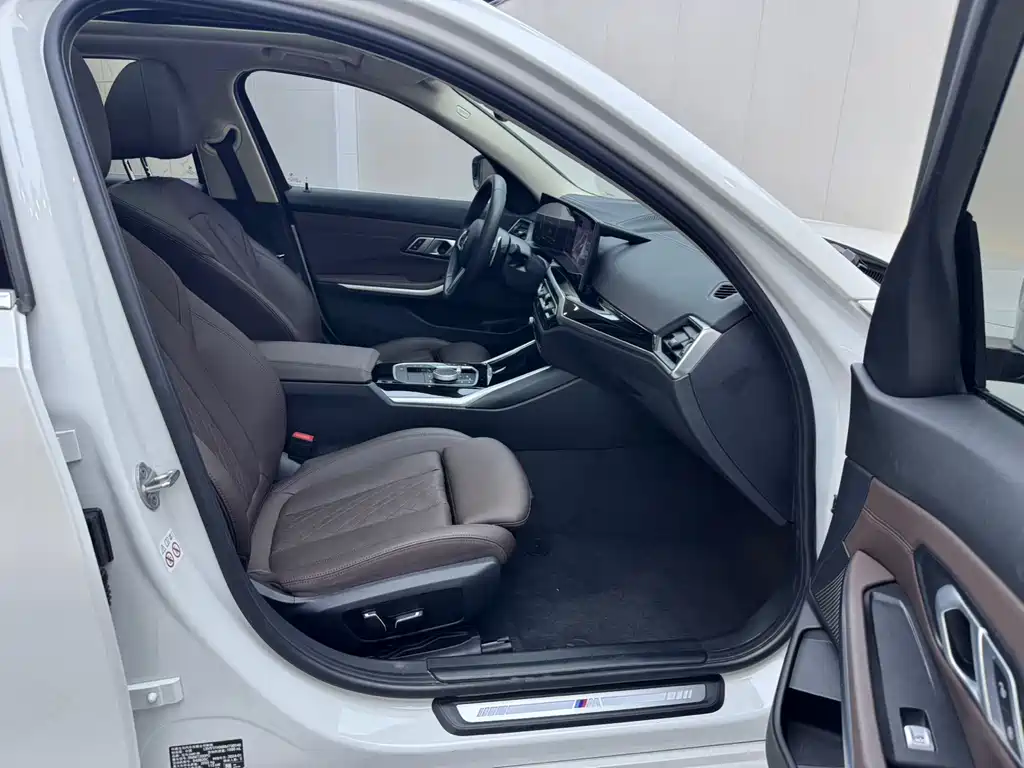 BMW 3 Series 2024 320Li M Sports Package купить на сайте DeffCars