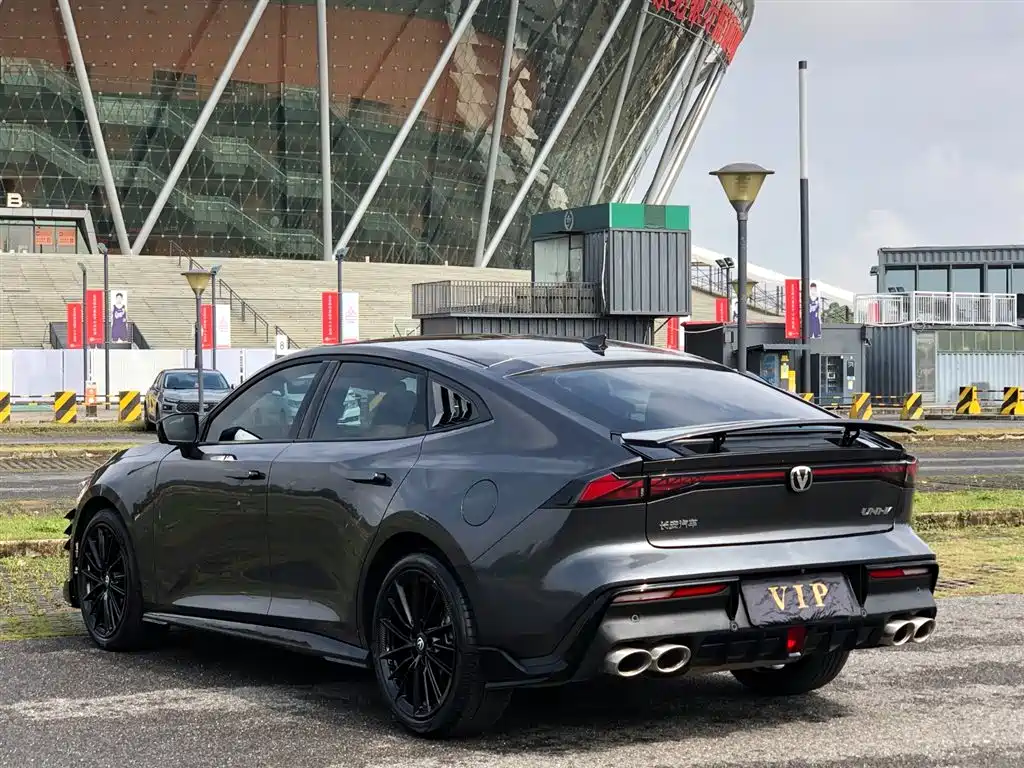Changan UNI-V 2023 1.5T sports version купить на сайте DeffCars