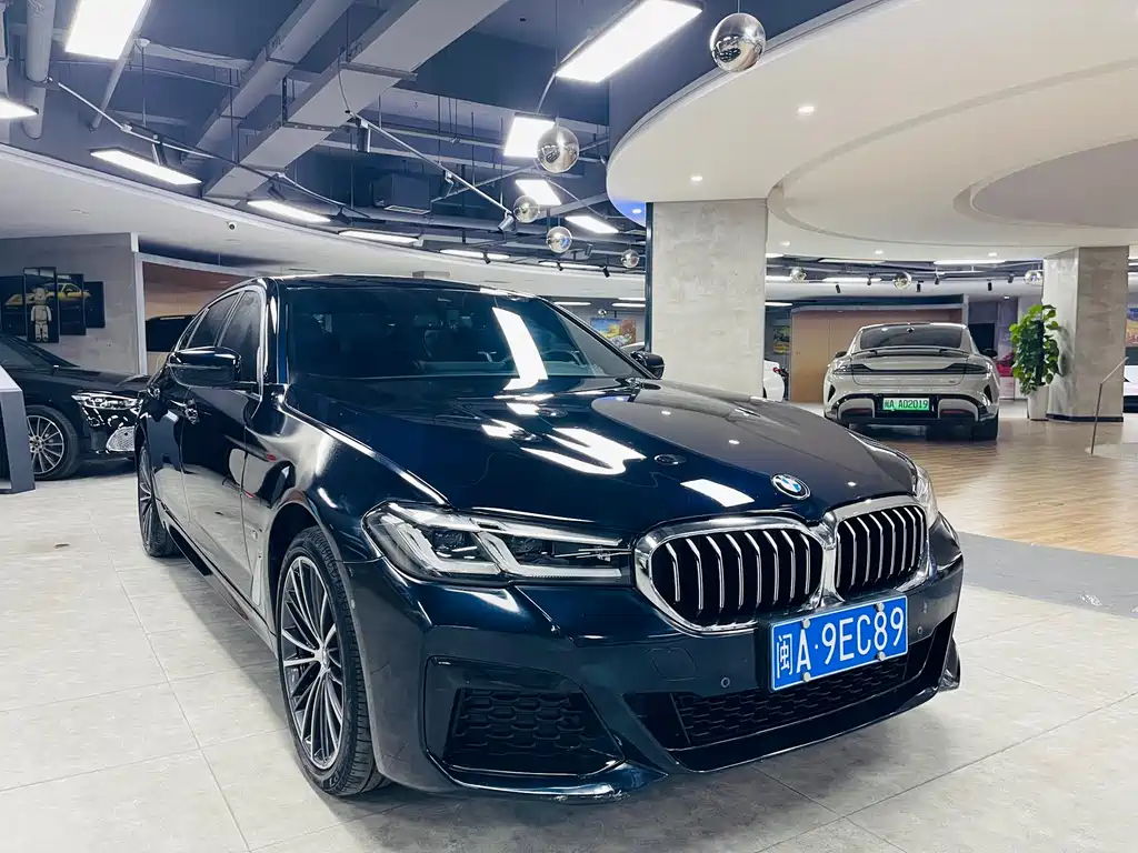 BMW 5 Series 2021 530Li Leading M Sports Package купить на сайте DeffCars