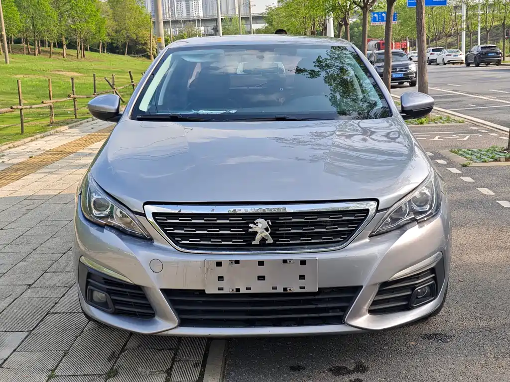 Peugeot 308 2018 230THP Automatic Deluxe Edition купить на сайте DeffCars