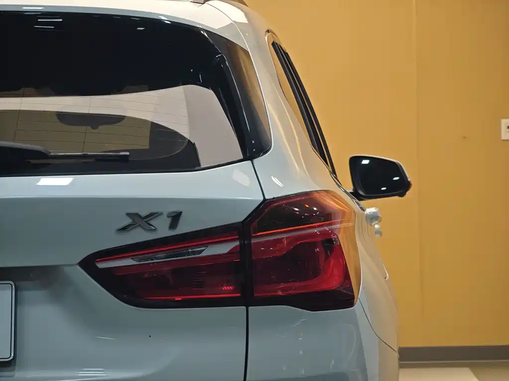 BMW X1 2016 sDrive18Li Exclusive Model купить на сайте DeffCars