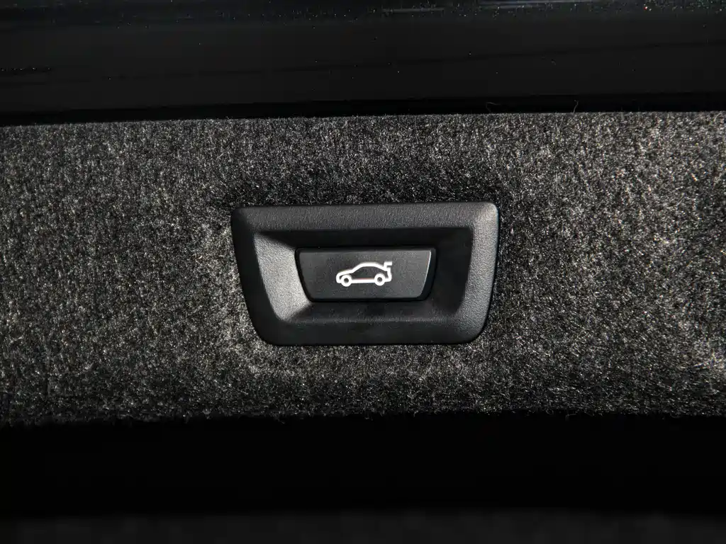 BMW 5 Series 2019 530Li Leading M Sports Package купить на сайте DeffCars