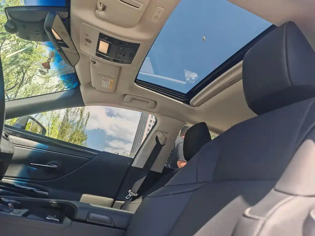Lexus ES 2024 200 Premium Edition купить на сайте DeffCars