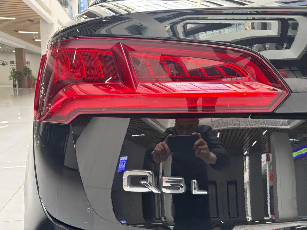 Audi Q5L 2020 facelift 40 TFSI enjoys fashionable style купить на сайте DeffCars