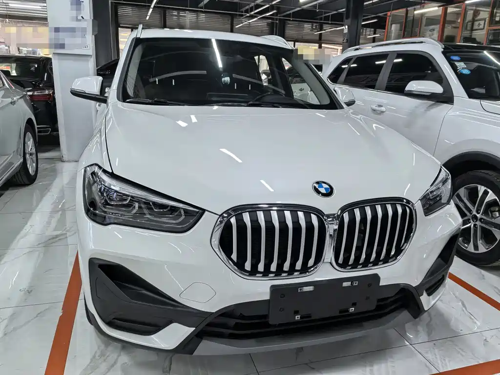 BMW X1 2020 sDrive25Li Leading Model купить на сайте DeffCars