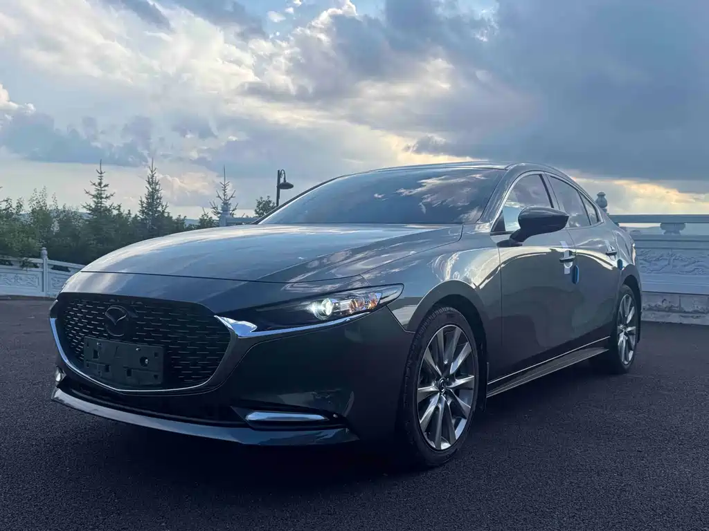 Mazda Axela 2021 2.0L Automatic Dazzling Edition купить на сайте DeffCars