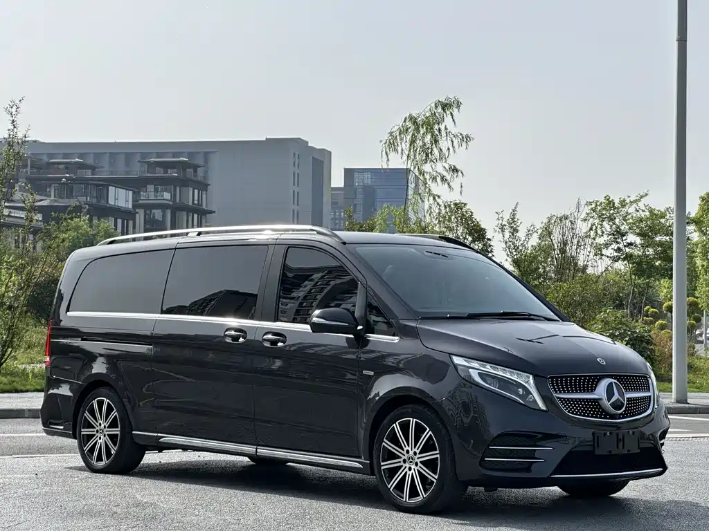 Mercedes-Benz V-Class 2022 V 260 L Long Wheelbase Luxury Edition купить на сайте DeffCars