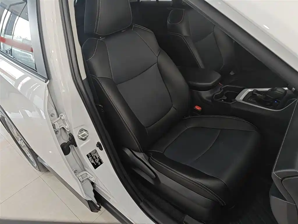 RAV4 Rongfang 2022 2.0L CVT two-wheel drive fashion version купить на сайте DeffCars