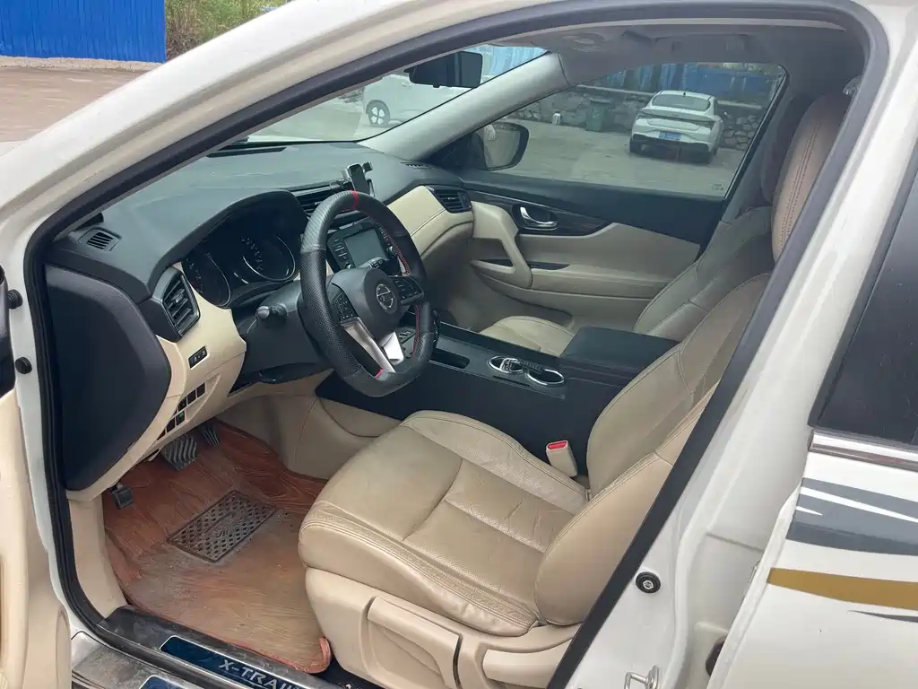 X-Trail 2017 2.0L CVT Comfort Edition 2WD купить на сайте DeffCars