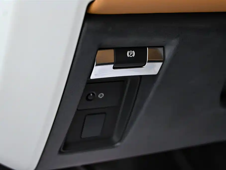 Land Rover Defender 2024 110 3.0T P400 X-DYNAMIC HSE купить на сайте DeffCars