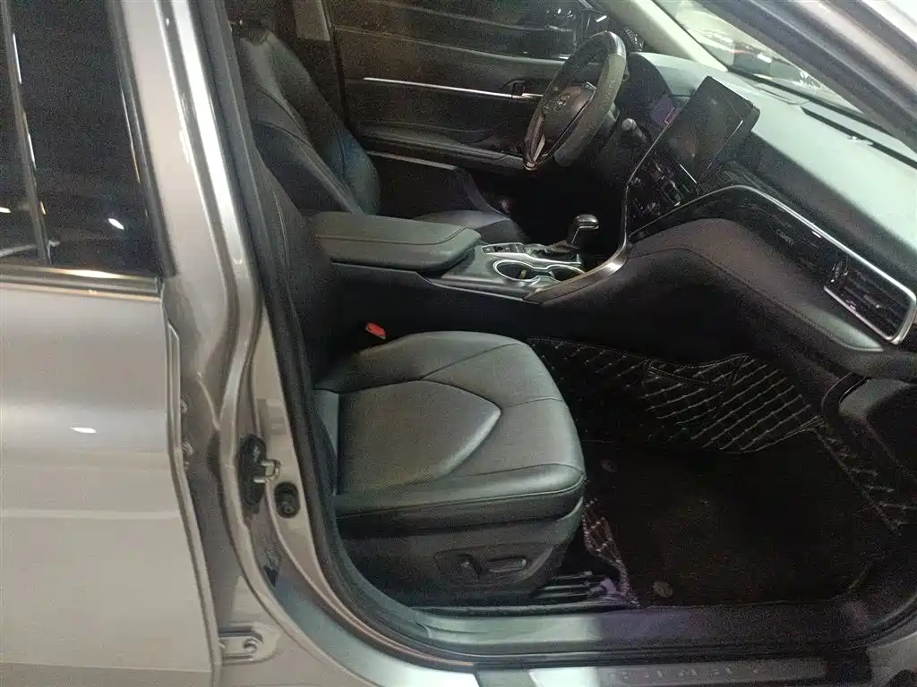 Camry 2023 2.5G Deluxe Edition купить на сайте DeffCars