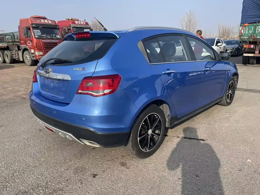 Emgrand 2017 hatchback RS million model 1.5L CVT upward version купить на сайте DeffCars