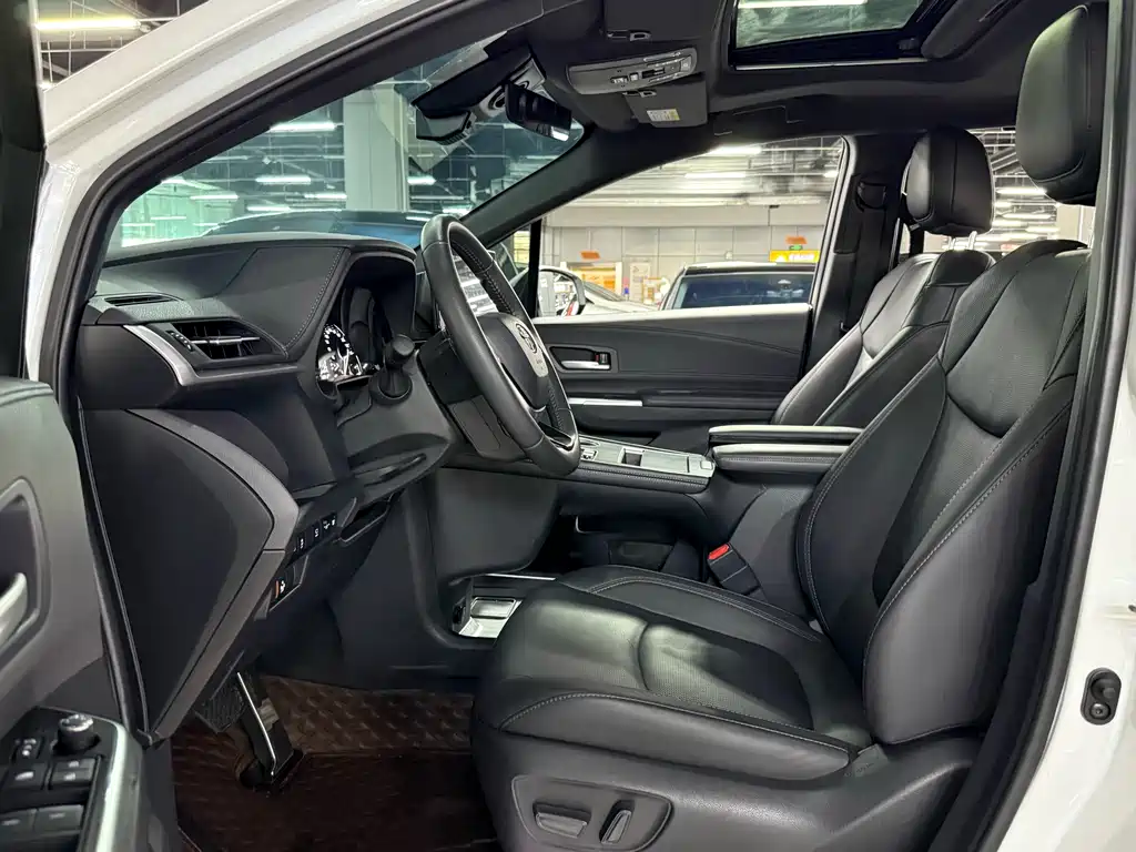 SIENNA 2024 2.5L hybrid four-wheel drive premium version купить на сайте DeffCars