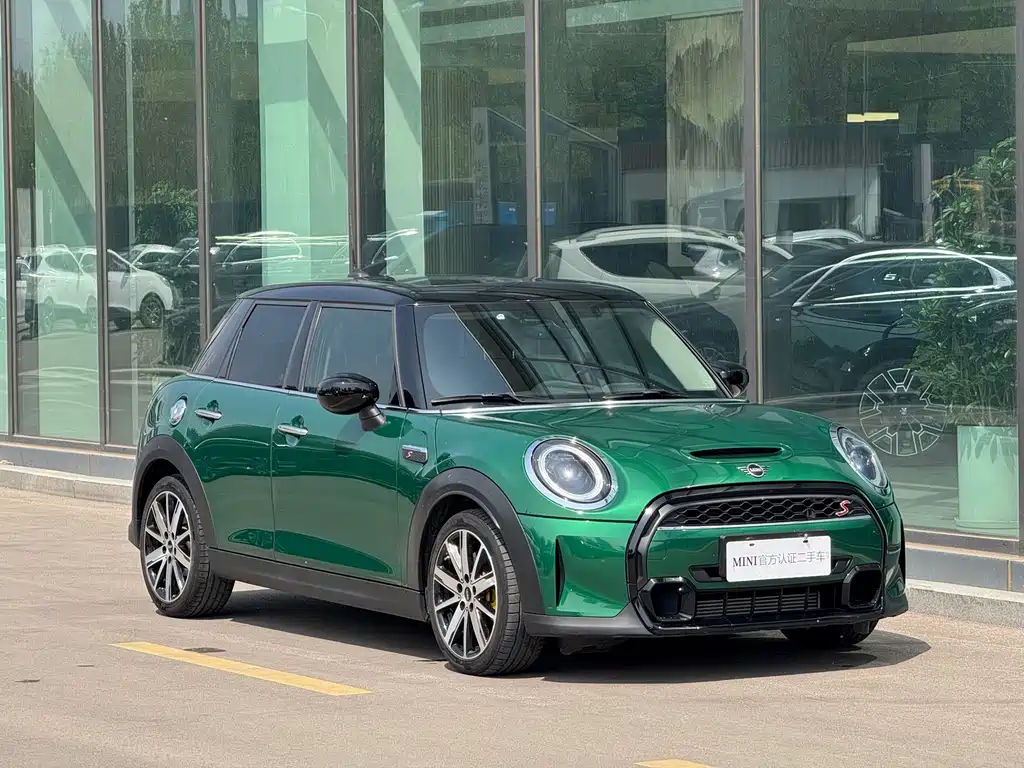 Mini 2021 2.0T Cooper S Classic Pie Five Door Edition купить на сайте DeffCars