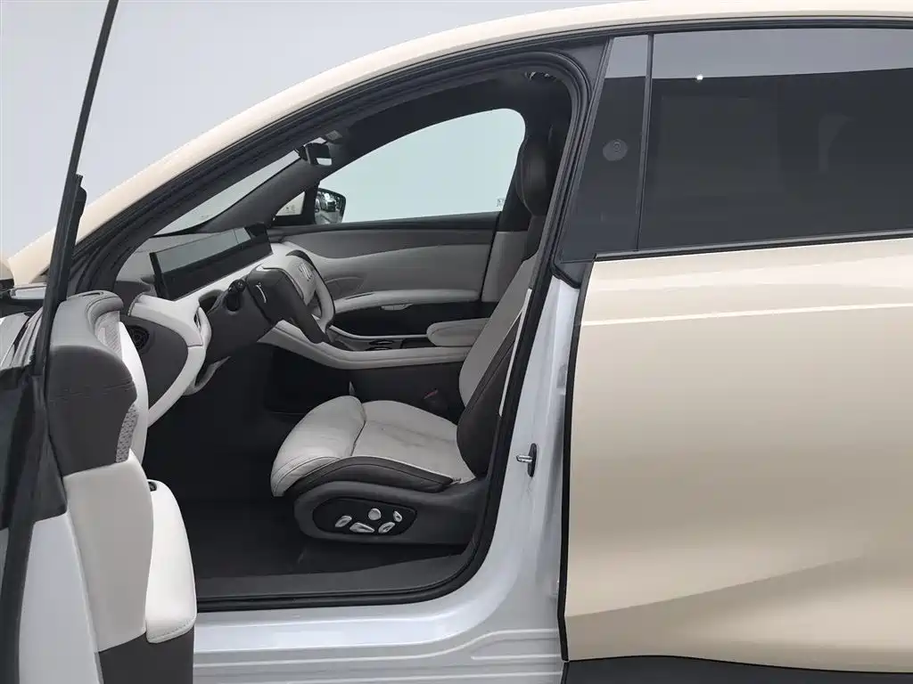 Zhiji LS7 2023 90kWh Elite four-wheel drive version купить на сайте DeffCars