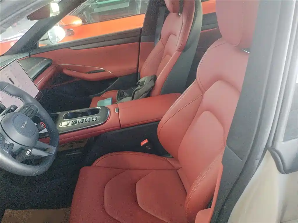 Xiaomi SU7 2024, four-wheel drive, ultra-long battery life, high-end smart driving Max version купить на сайте DeffCars
