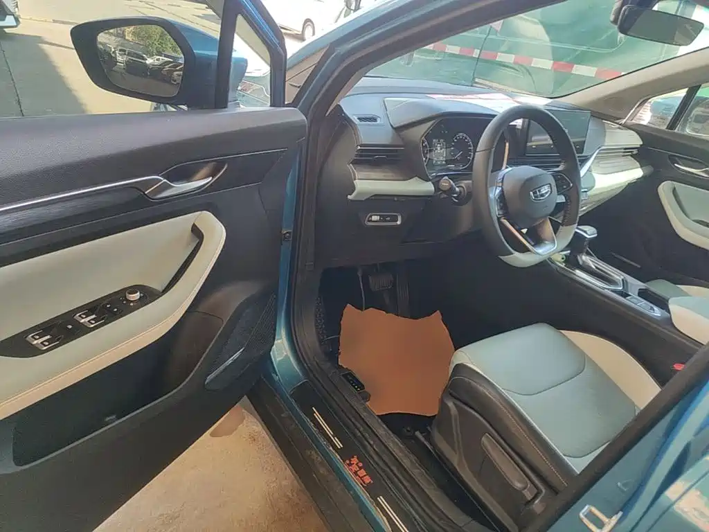 Emgrand S 2022 1.4T CVT crossover player version купить на сайте DeffCars