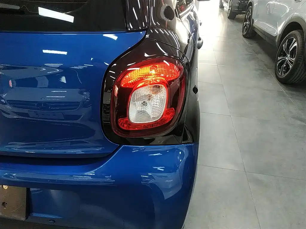 smart forfour 2016 1.0L 52kW smart version купить на сайте DeffCars