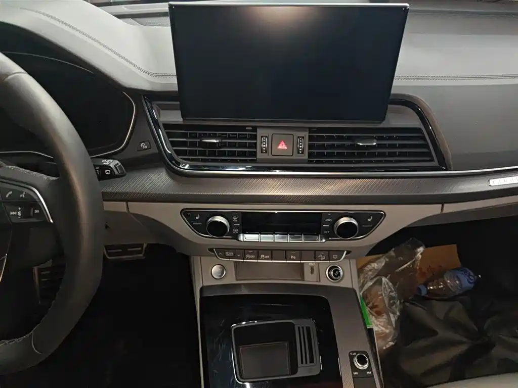 Audi Q5L 2023 40T luxury and dynamic model купить на сайте DeffCars