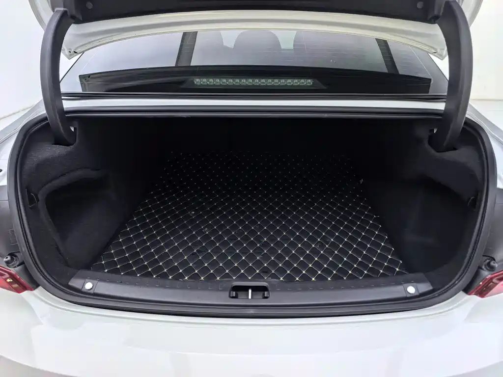 Volvo S90 2020 T5 Zhiyi Luxury Edition купить на сайте DeffCars