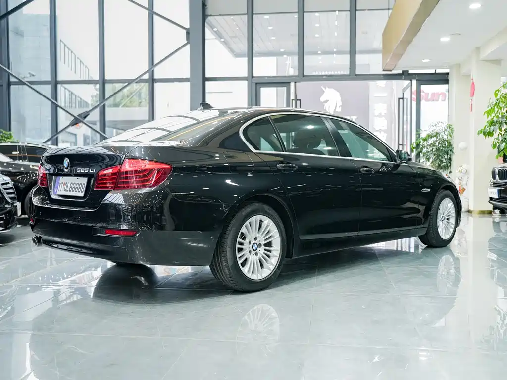 BMW 5 Series 2014 525Li Leading Model купить на сайте DeffCars