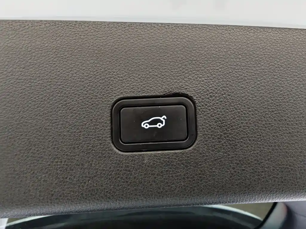 Xpeng G9 2022 model 702 Max купить на сайте DeffCars